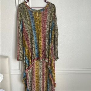 Multicolor Snake Print Women High / Low Top